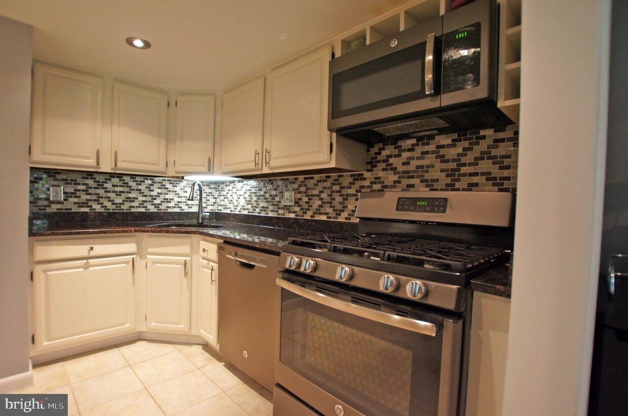 1410 Northgate Square Unit 12B, Reston, VA 20190 Condo for Rent in Reston, VA