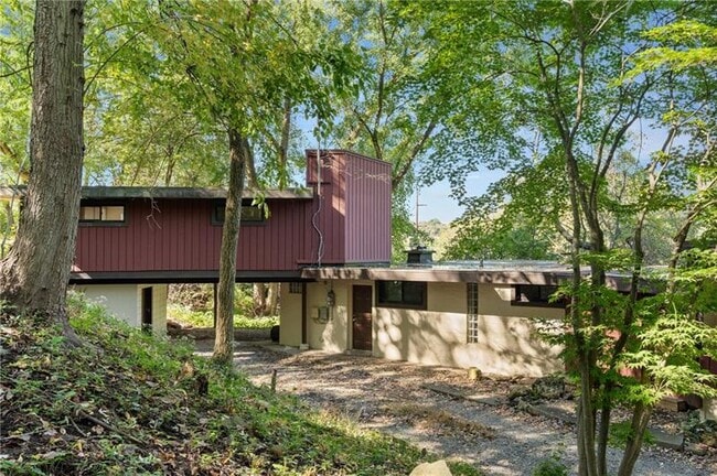 Building Photo - 740 Olivant Pl