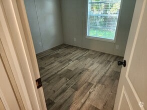 Building Photo - 3900 Nesrus Ln