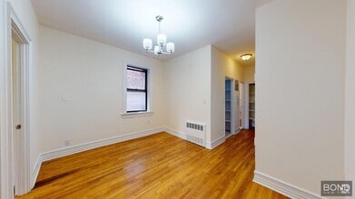 Building Photo - 338 E 70th St