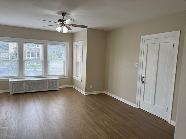 Foto del edificio - 6030 W Addison St
