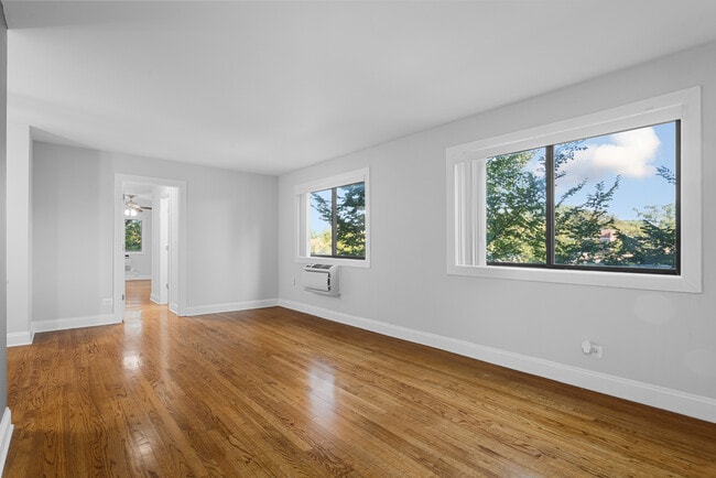 Foto del edificio - 7545 N Winchester Ave