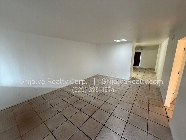 Foto del edificio - 2 Bedroom, 2 Bath Townhouse for Rent   (Stone/Roger)