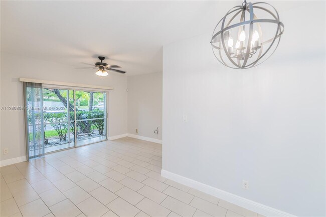 Building Photo - 820 Cypress Park Way