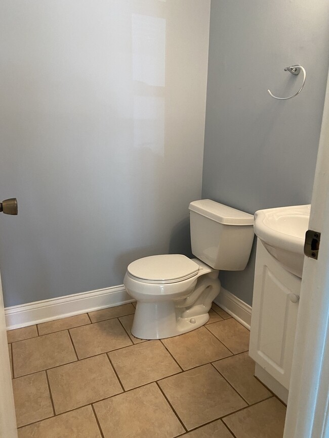 Building Photo - 2318 Oxhill Ct