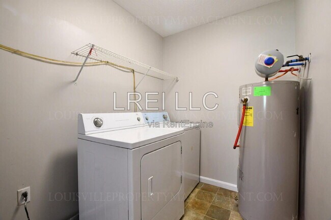 Foto del edificio - 306 Keeneland Dr