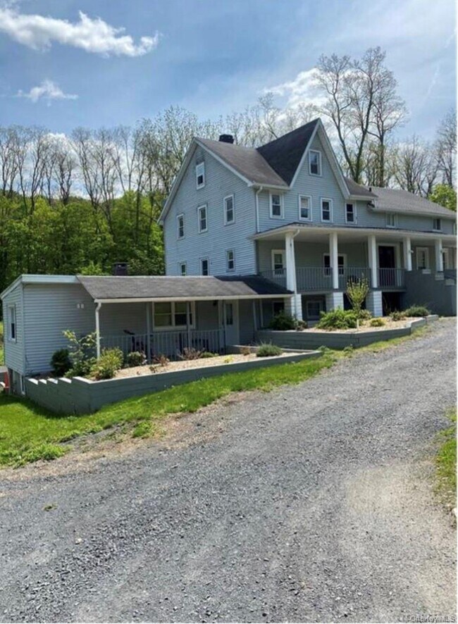 Building Photo - 331 Angola Rd