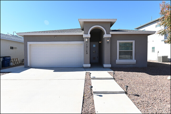 Building Photo - 12149 Mesquite Thorn Dr