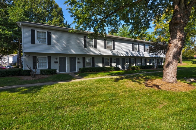 Building Photo - Lexington Commons