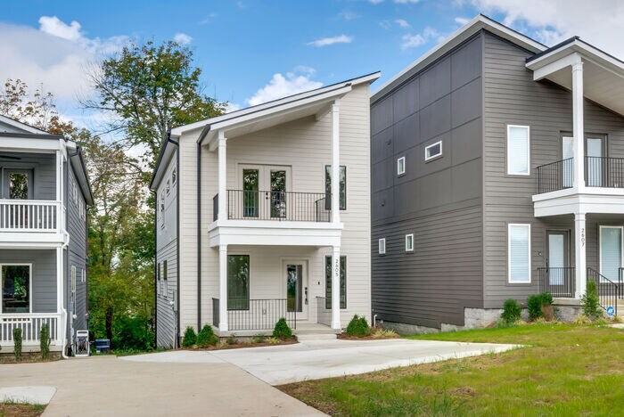 Primary Photo - Bordeaux area new build with lots of style...