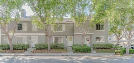 Building Photo - 36 Greenbough