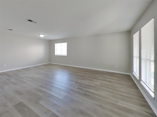 Foto del edificio - 19907 Big Timber Dr