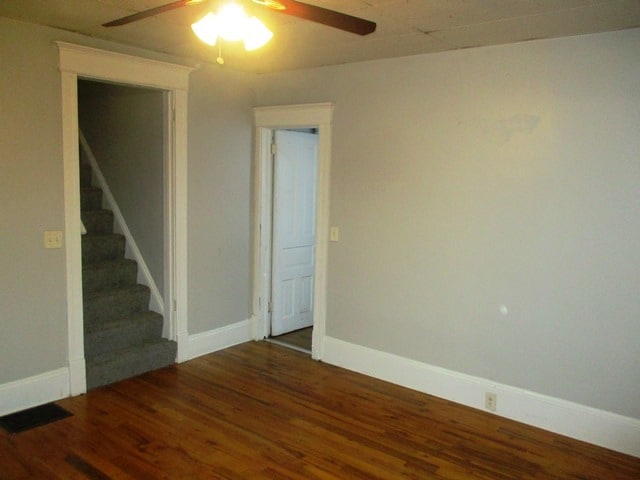 Building Photo - 913 W Grove St