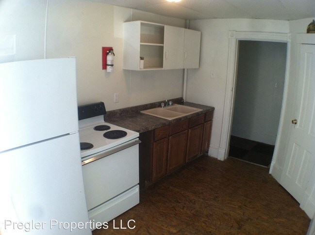 Building Photo - 303 Logan Ave