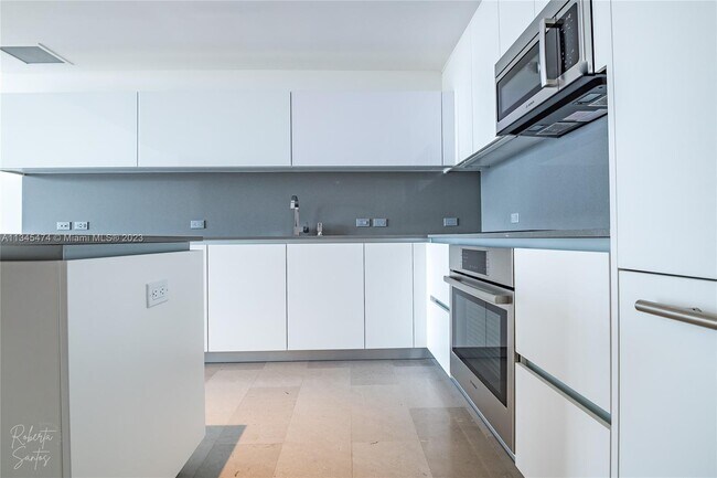 Foto del edificio - 88 SW 7th St