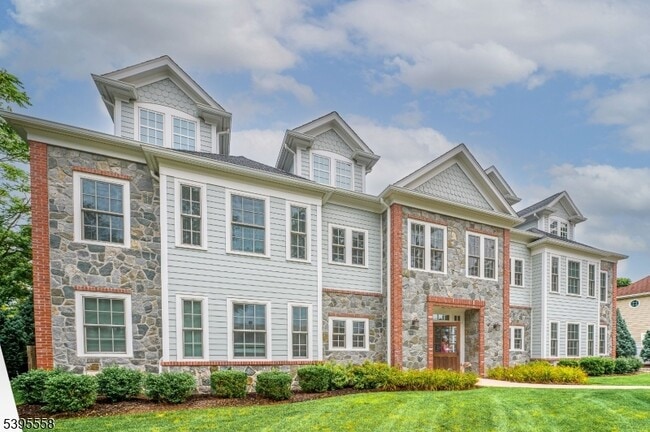 Foto del edificio - 29 Euclid Ave