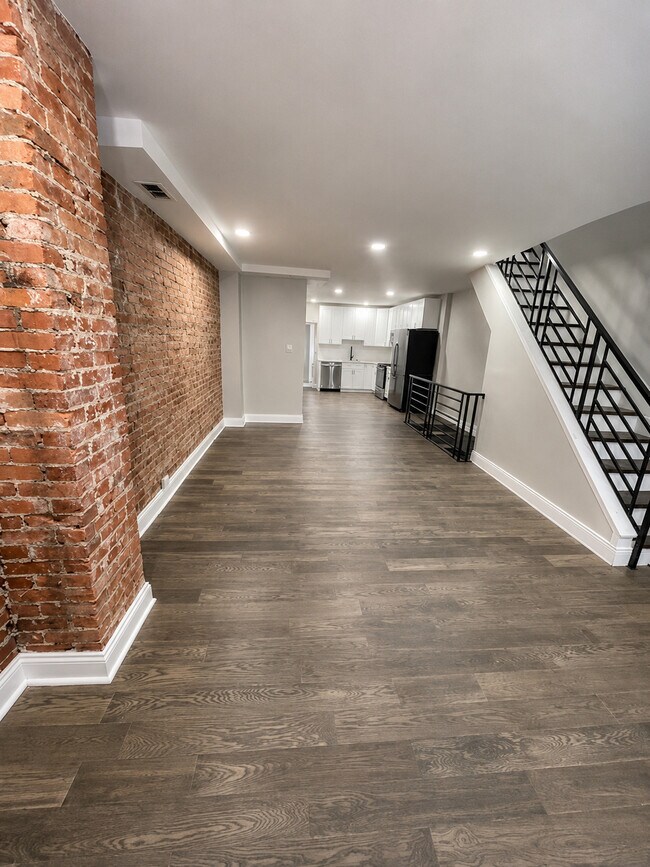 Foto del edificio - 347 N Robinson St