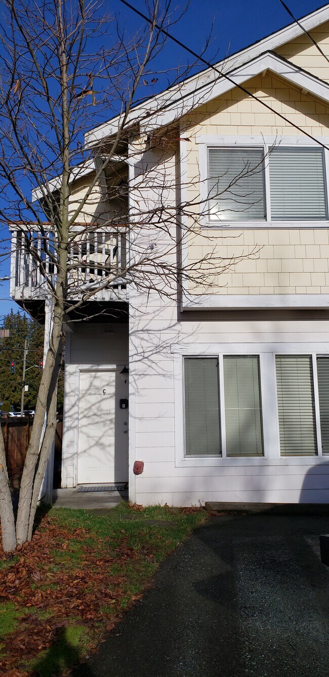 501 N 105th St, Seattle, WA 98133 Townhome Rentals in Seattle WA