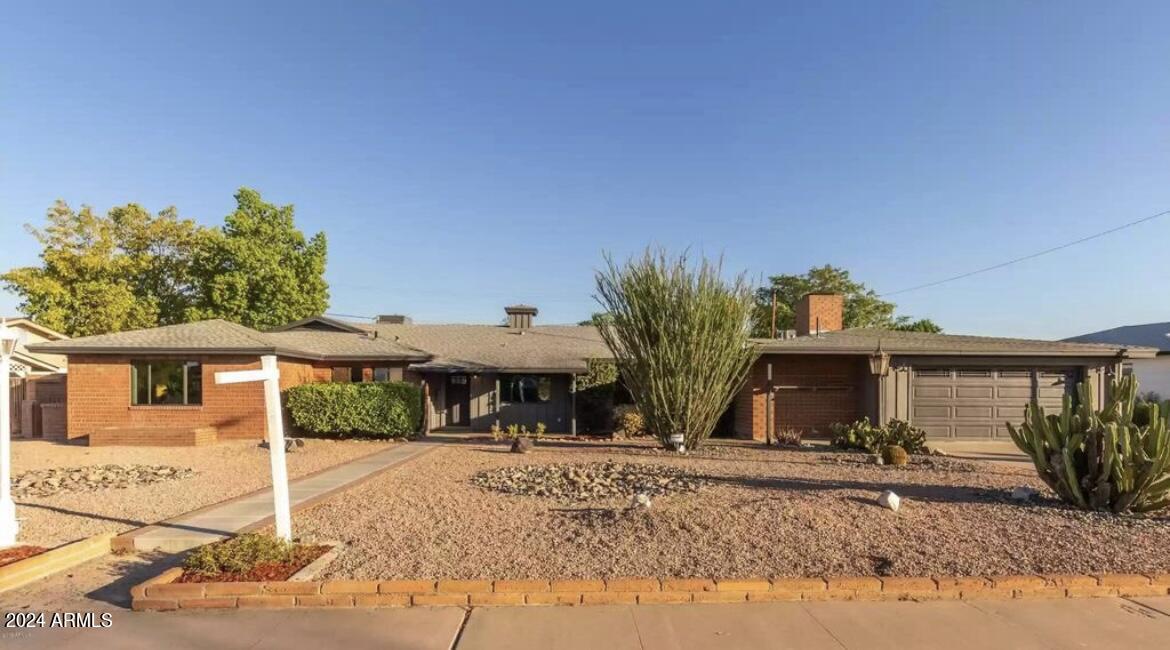 Foto principal - 2023 W Windsor Ave