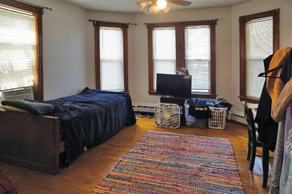 Building Photo - 159 Brown St