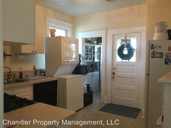 Building Photo - 2 br, 1 bath House - 1116 Bedford Unit #B