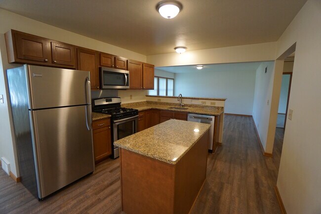 Isla y barra de desayuno - 2037 S Main St