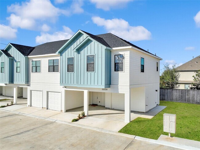 Building Photo - 3210 Frying Pan Pl