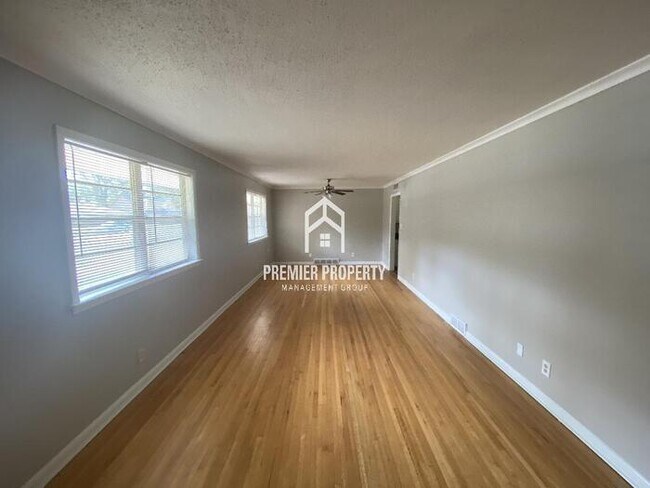 Foto del edificio - 1334 Timothy - FIRST MONTH'S RENT FREE!