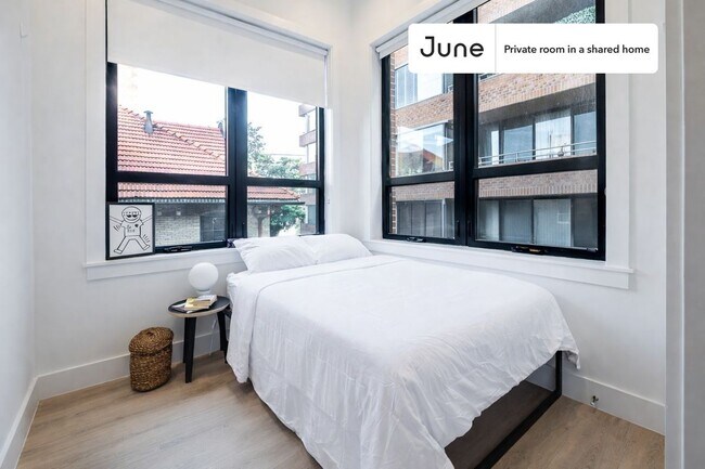 Building Photo - Room in Shared 4 bed/2 bath home