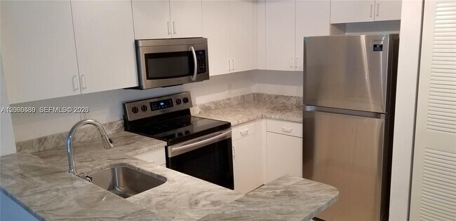 Foto del edificio - 4195 N Haverhill Rd