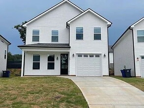 Building Photo - 305 Clarus Crk Wy