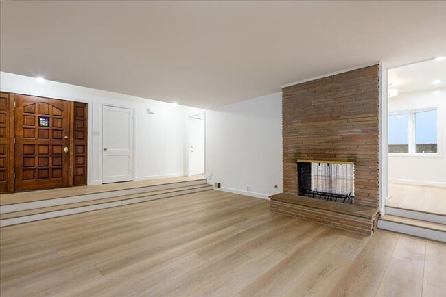 Building Photo - 726 14th Avenue-