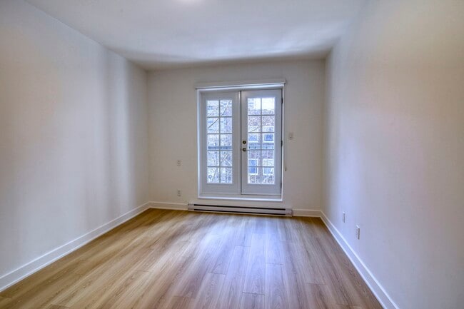 Building Photo - 3421 Rue Durocher