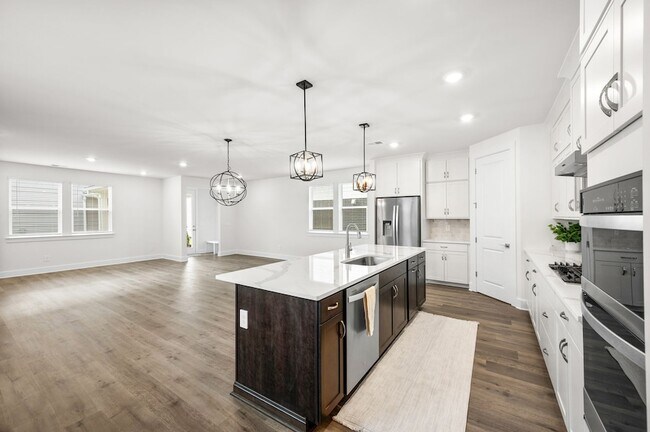 Building Photo - 3040 Poplar Farms Dr