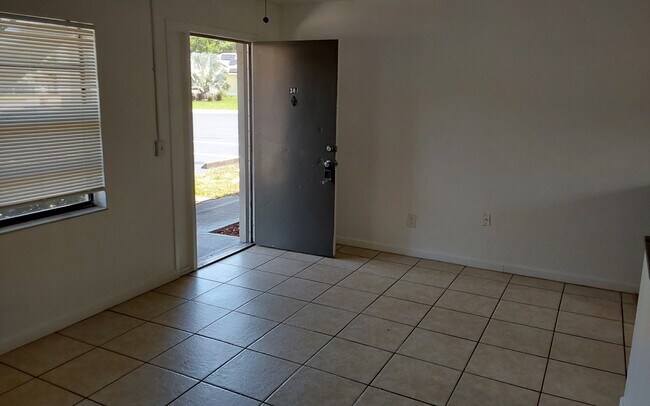 Foto del edificio - 2142 Bradford St