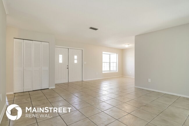 Building Photo - 1035 Country Club Blvd