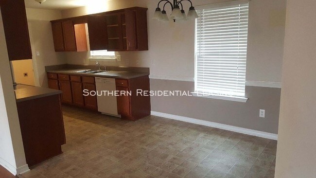 Foto del edificio - 7694 Broome Ct