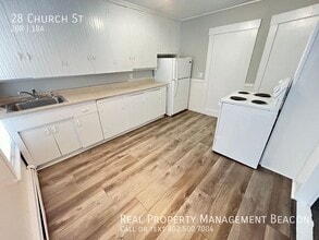 Building Photo - 28 Church St