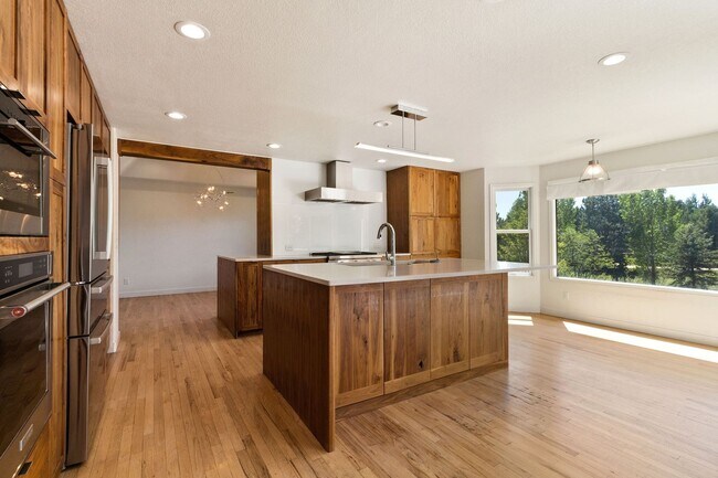 Foto del edificio - Spectacular and Spacious 5 Bedroom in Sout...