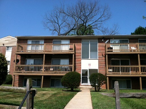 Primary Photo - 5716 Plainfield Ave