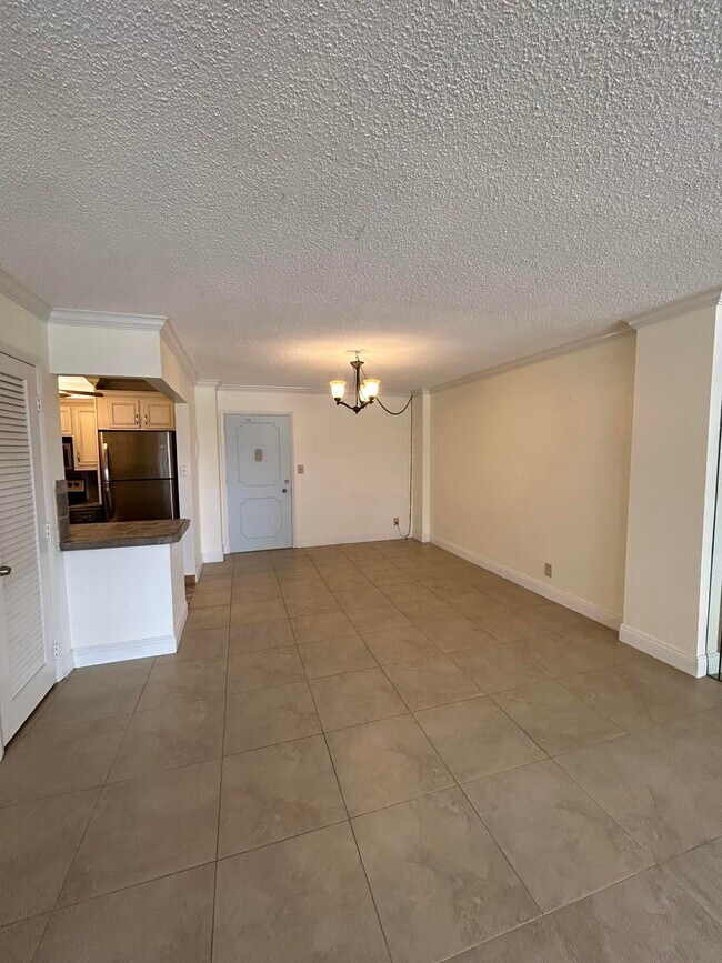 Foto del edificio - 305 N Pompano Beach Blvd