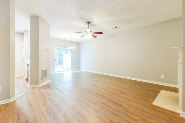 Building Photo - 1563 River Main Ct