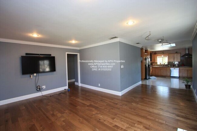 Foto del edificio - Attractive 4 bedroom / 2 bathroom home wit...