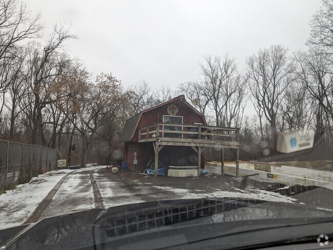 Building Photo - 2147 E Main St