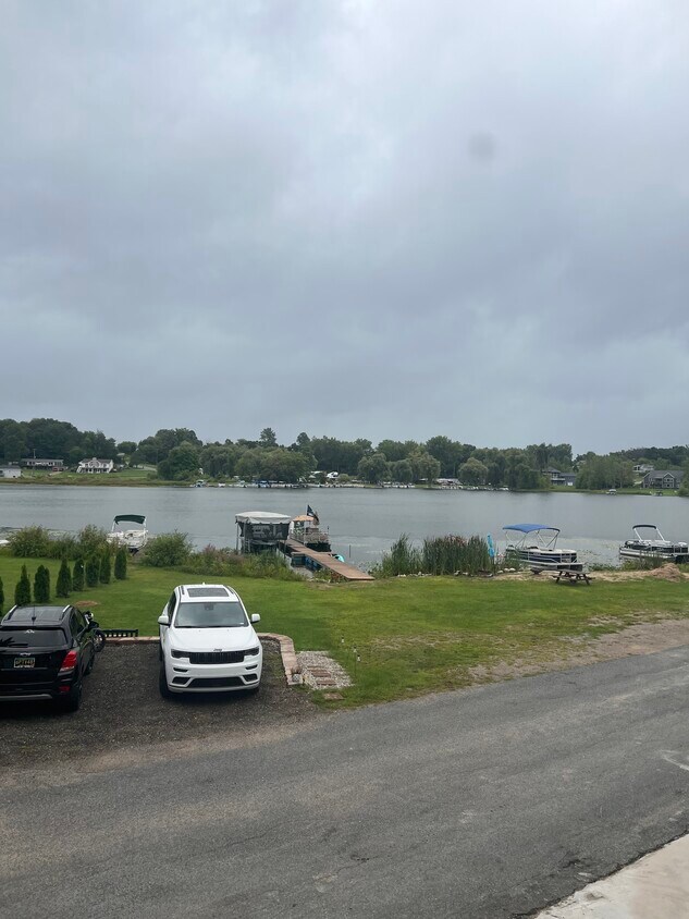 Dock access included ! - 12060 Mac Dr NE