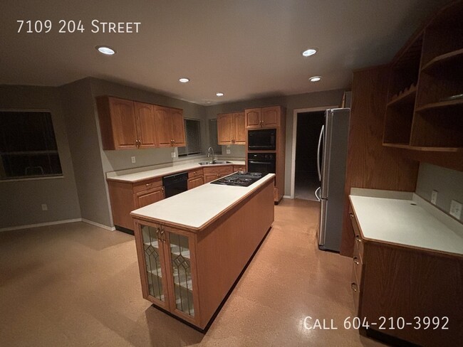 Photo du bâtiment - Spacious and Private Family Home