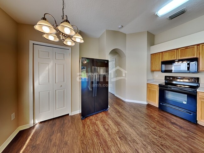 Building Photo - 4409 Country Hills Blvd
