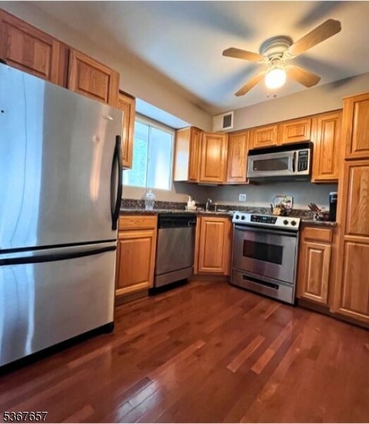 Foto del edificio - 1919B Stonegate Ln