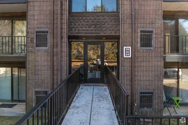 Bridge Entry - 21 Oakridge Dr