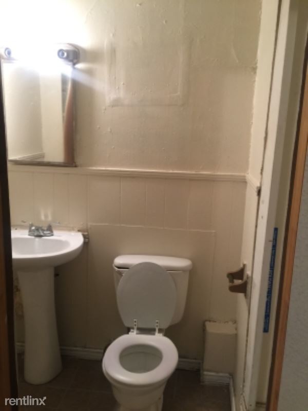 Foto del edificio - 1 br, 1 bath Apartment - 212 N Wyatt st